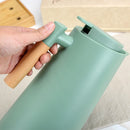 ThermoLED® - Garrafa Térmica 1L com Termômetro LED – Design Moderno e Cabo Estilo Madeira