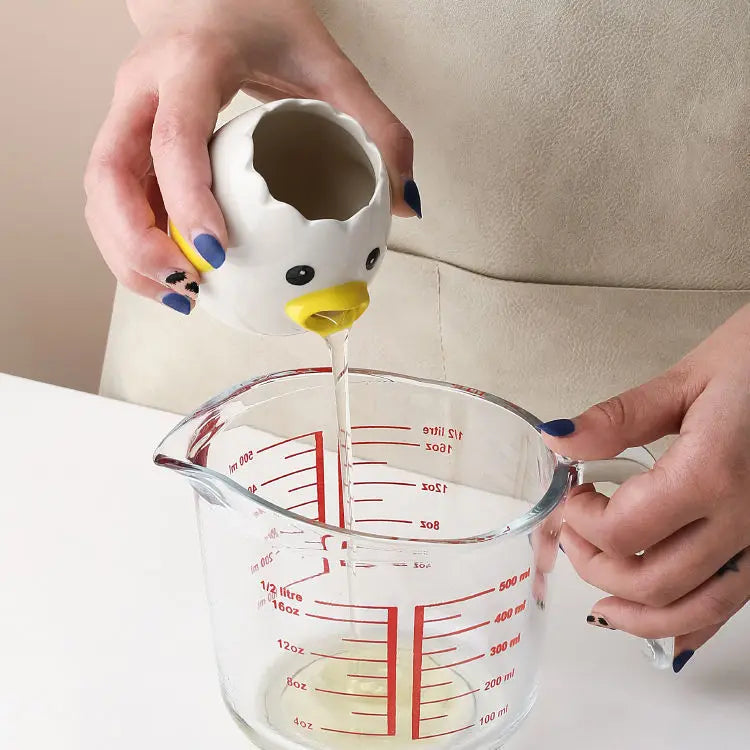 EggChick® – Separador de Gemas e Claras em Cerâmica com Design Criativo
