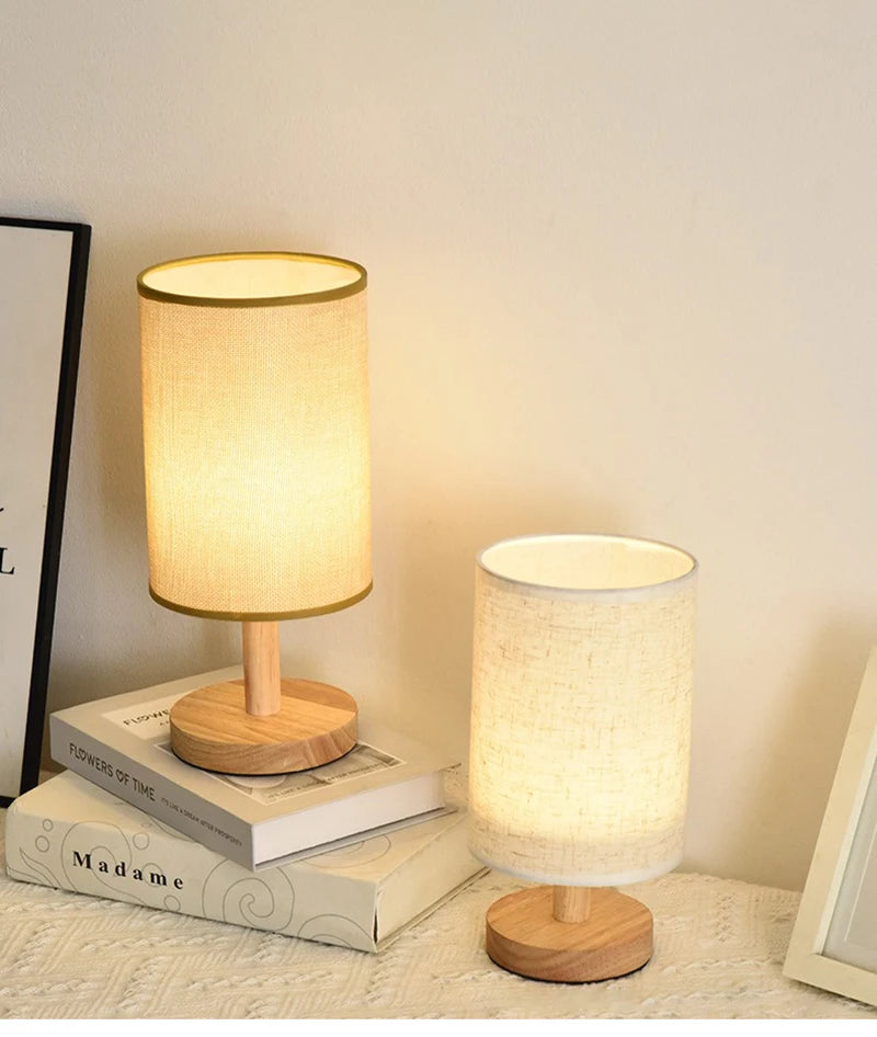 Luxzen® - Luminária de Mesa LED  com Design Sofisticado, Regulável, com Abajur de Tecido e Entrada USB