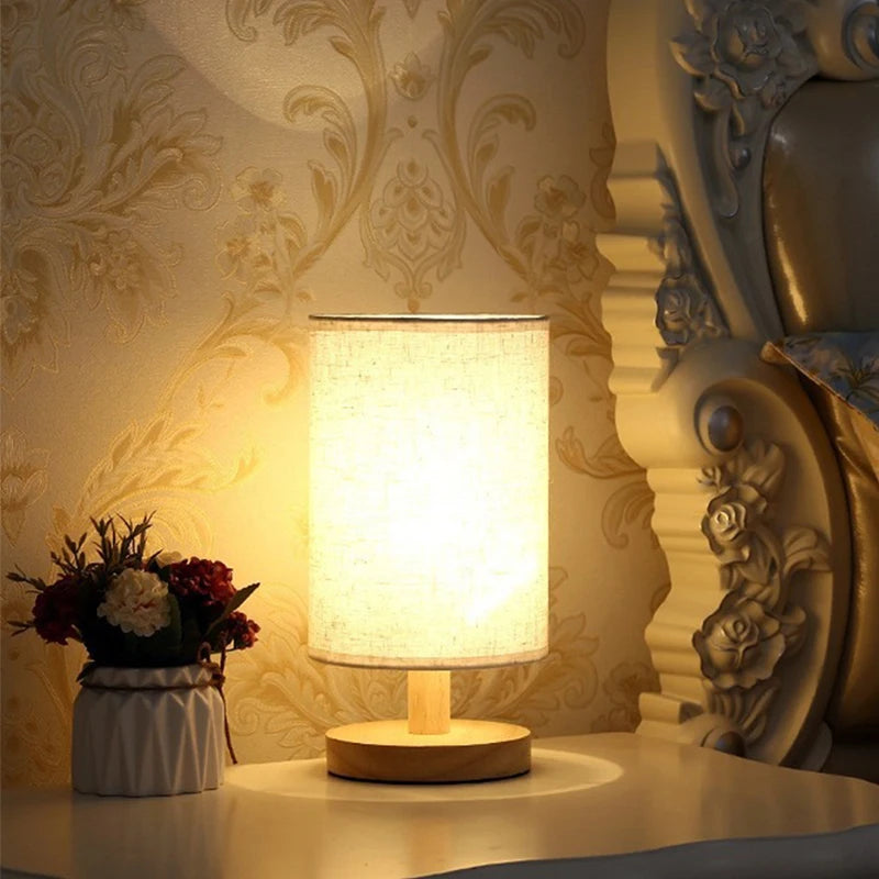 Luxzen® - Luminária de Mesa LED  com Design Sofisticado, Regulável, com Abajur de Tecido e Entrada USB